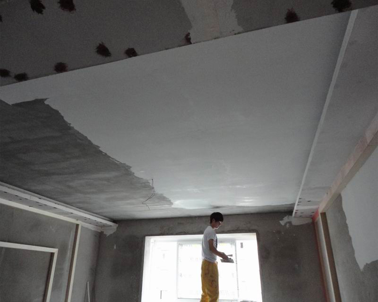 這樣刮膩?zhàn)?，墻面才不?huì)空鼓